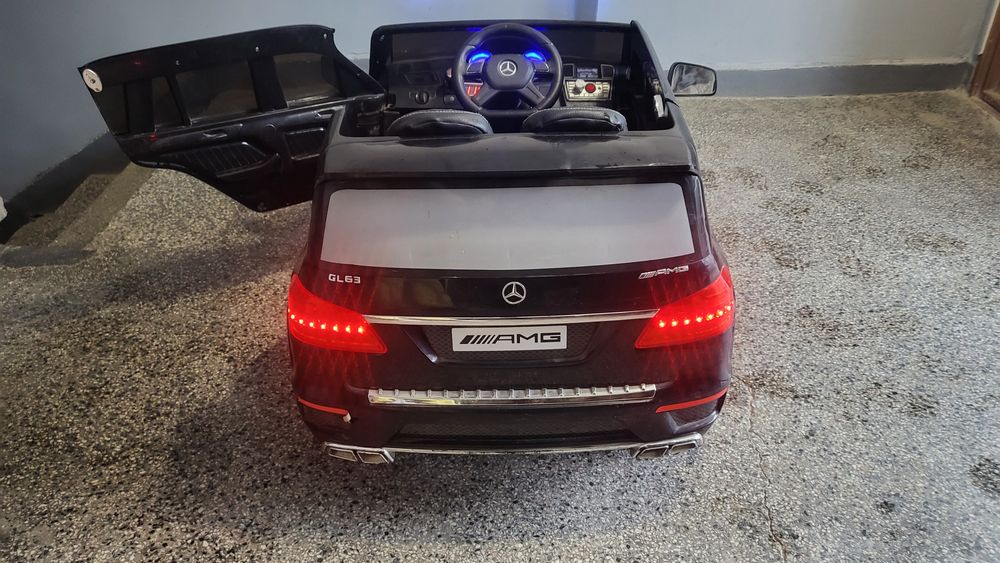 Детска акумулаторна кола