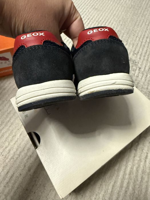 Кроссовки детские