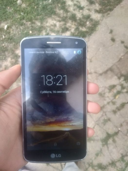 Телефон LG-X220ds