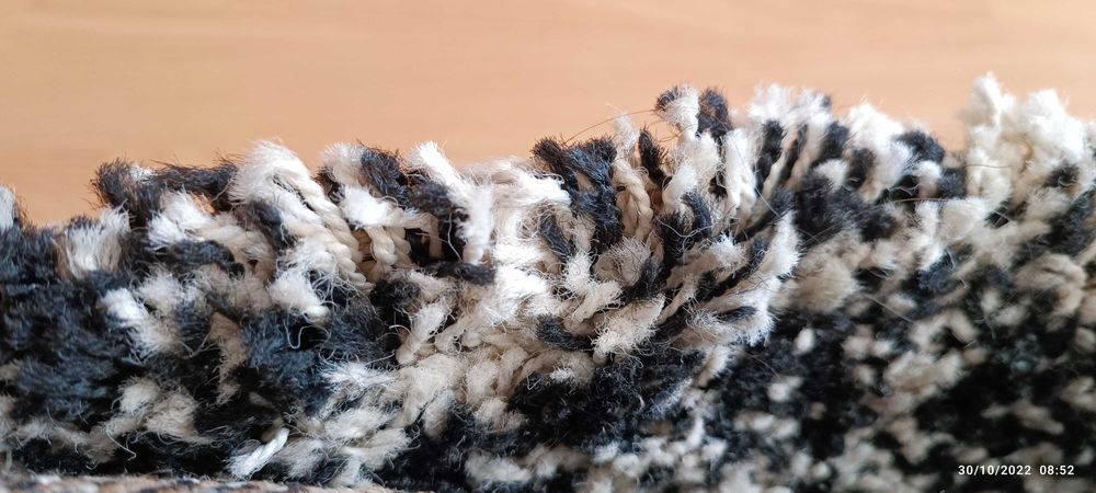 Продавам килим за хол 195/280 см.