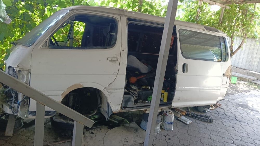 Toyota HiAce, 1995