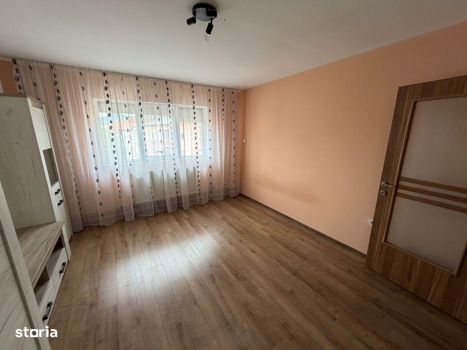 Apartament 1 camera, decomandat - Cugir