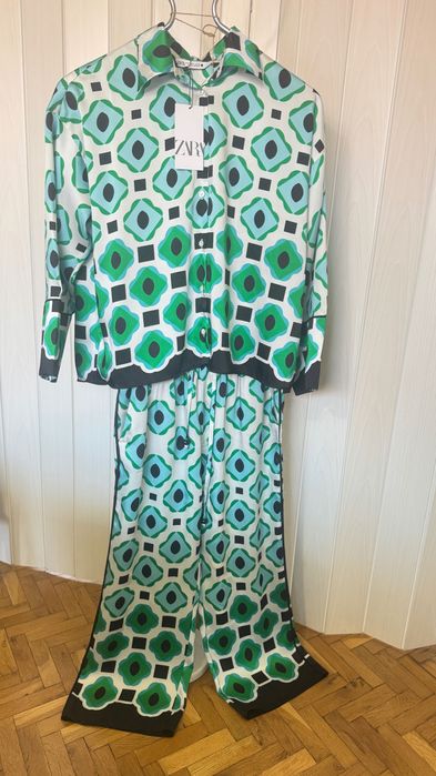 Zara - комплект панталон и риза