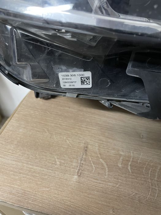 BMW 530 десен фар