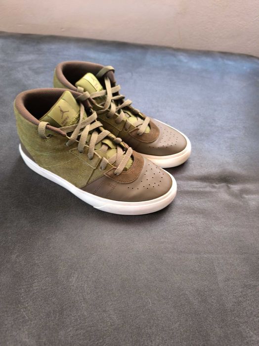 Sneakers Jordan Series Mid