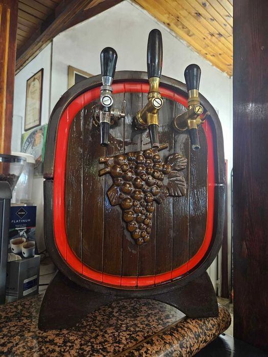 Професионален италиански диспенсър (охладител) за вино или бира Celli Botte (Бъчва)