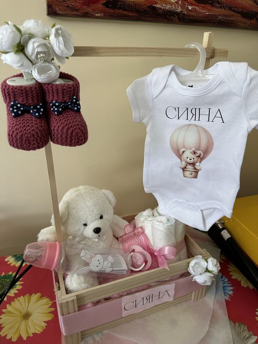 Подарък за погача, изписване или рожден ден- дървено гардеробче