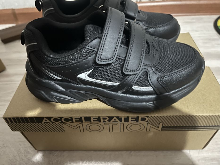 Продам кроссовки