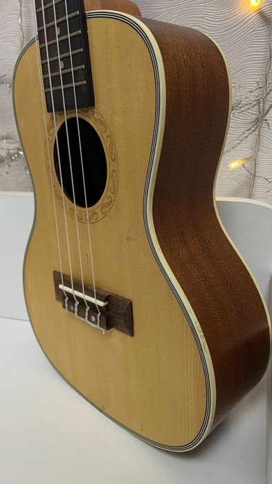 Продаю укулеле СРОЧНО!