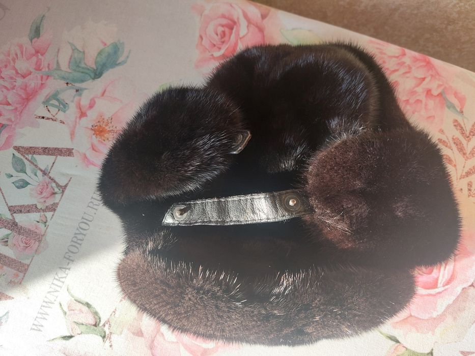 Прода норковую тёплую шапку