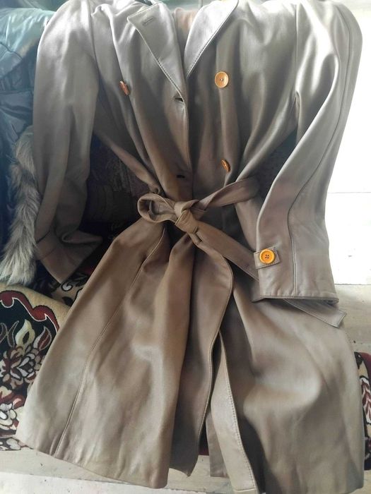 Дамски якета тип сако от естествена кожа М размер