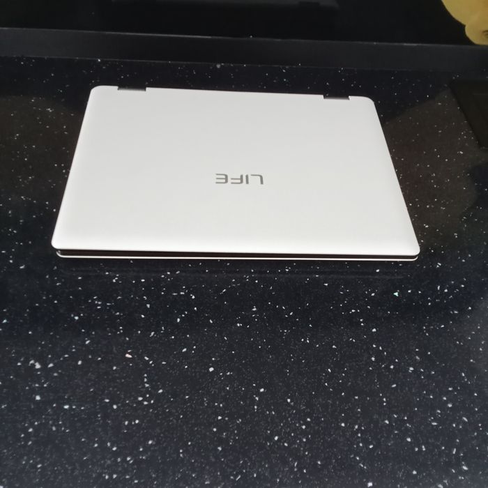 Vând laptop pentru piese