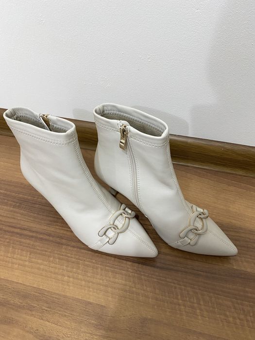 Продам новый ботильон на низком каблуке