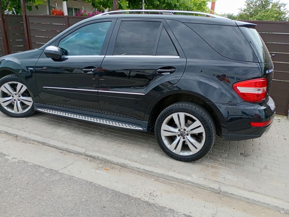 Vând ml300 an 2011