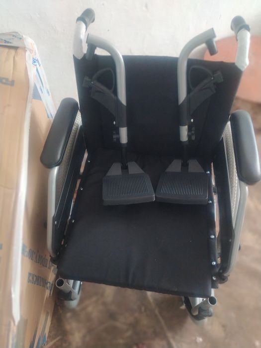 Продам срочно  коляску инвалидный