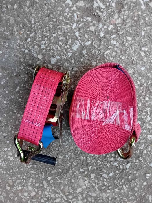 Колани чисто нови