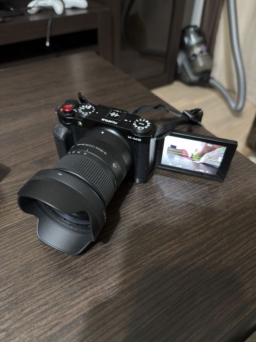 Fujifilm XM5 и объектив Sigma 18-50 mm