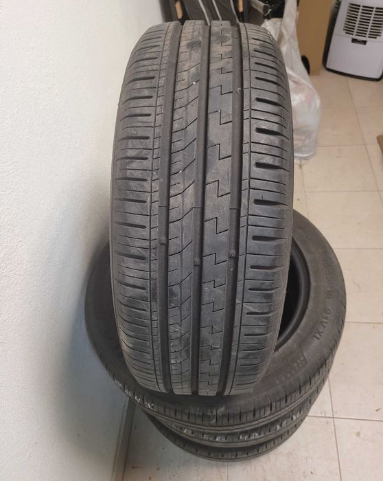 Продавам 4 бр. летни GITI SYNERGY и 4 бр. зимни гуми DAYTON 195/55/16