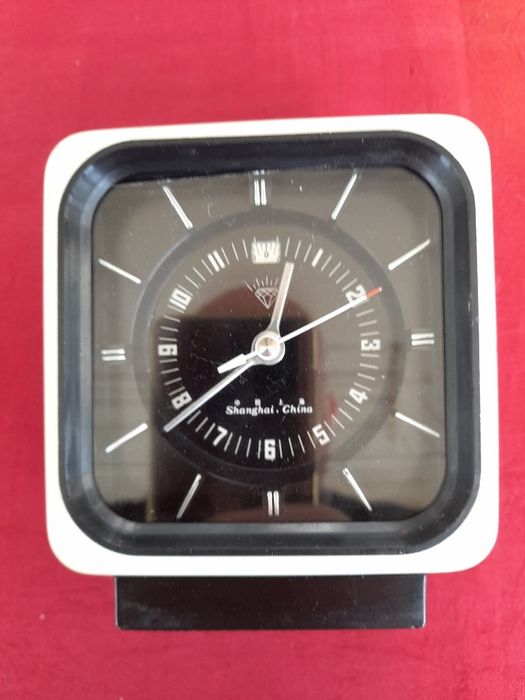 Стар часовник будилник