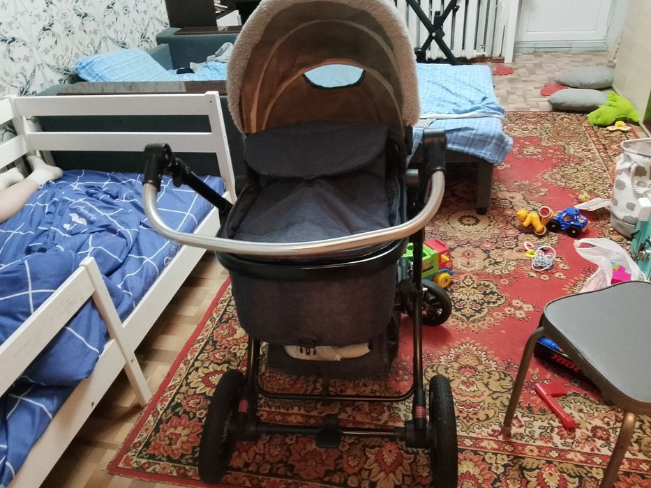 Отдам коляску зима лето бесплатно