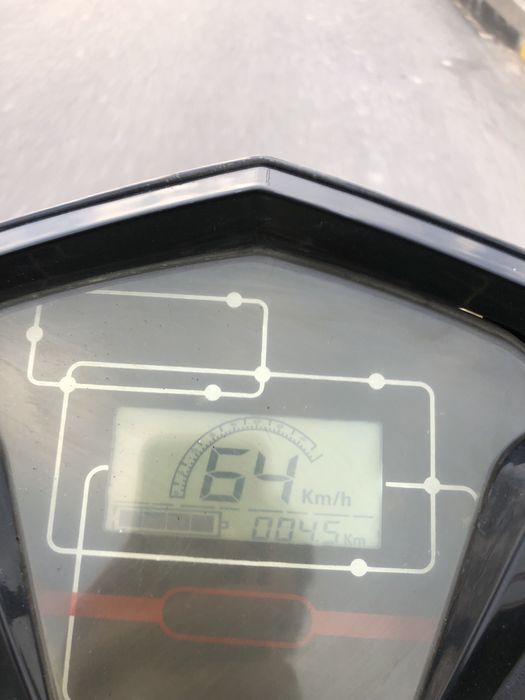 Skuter sotiladi srochni