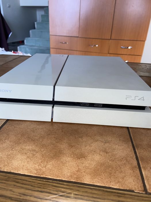 Play station 4 alb