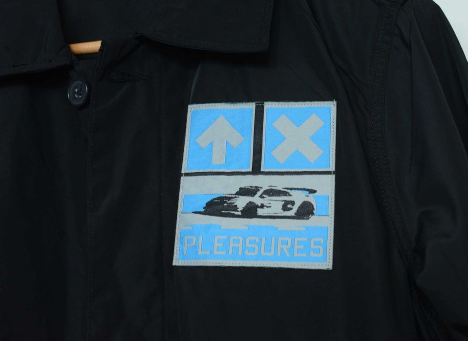 Pleasures S оригинальный плащ