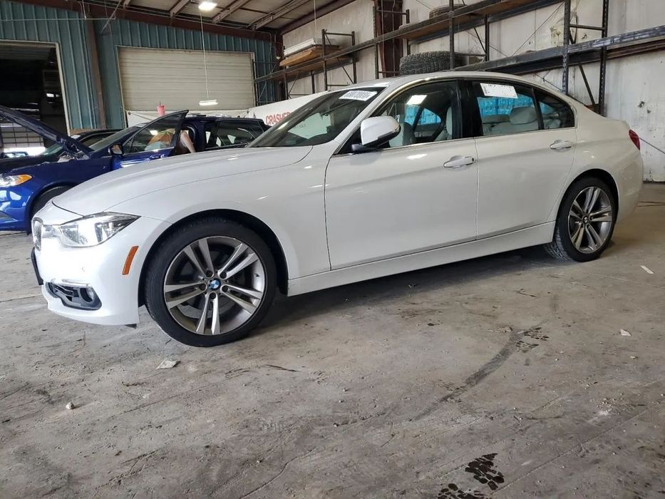 BMW Seria 3 BMW 330xi 2017 – 2.0 Turbo | AWD | Import SUA | Istoric verificabil