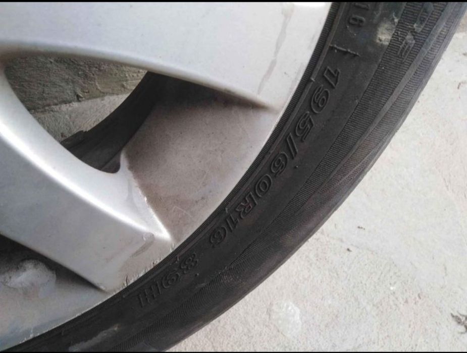 Гуми  с алуминиеви джанти