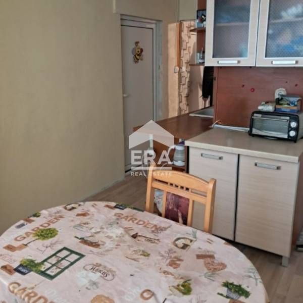 Двустаен апартамент в близост до 3-то ДКЦ в кв."Владиславово", с площ