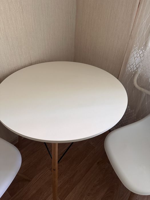 Продам стол со стульями БУ