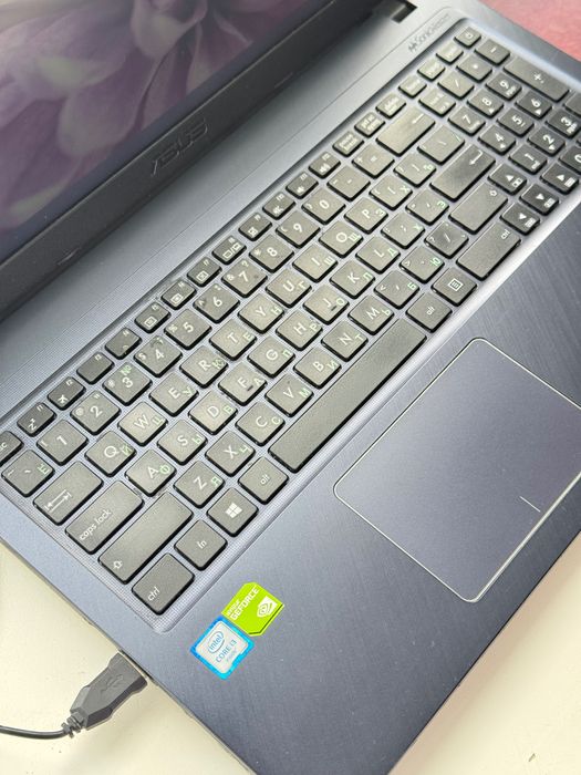 Продам офисный ноутбук ASUS