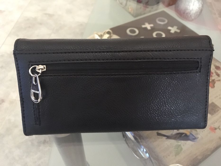 Дамски портфейл