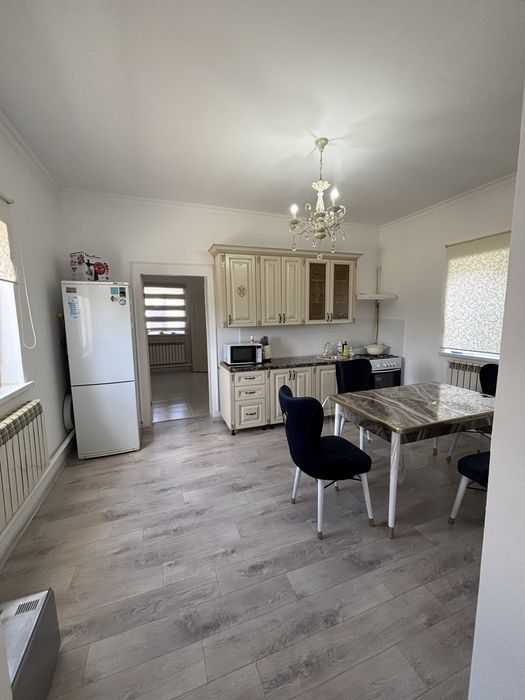 Продам дом 19/5 во дворе есть место для болшого дома