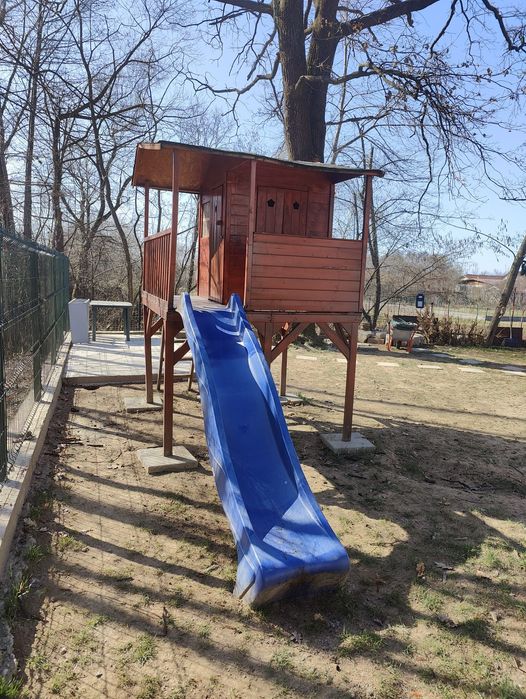 Căsuță pentru copii de gradina din lemn