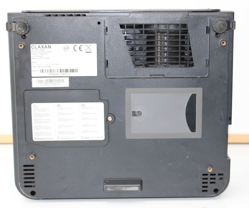 Мултимедиен проектор CLAXAN CL-ACC-16030