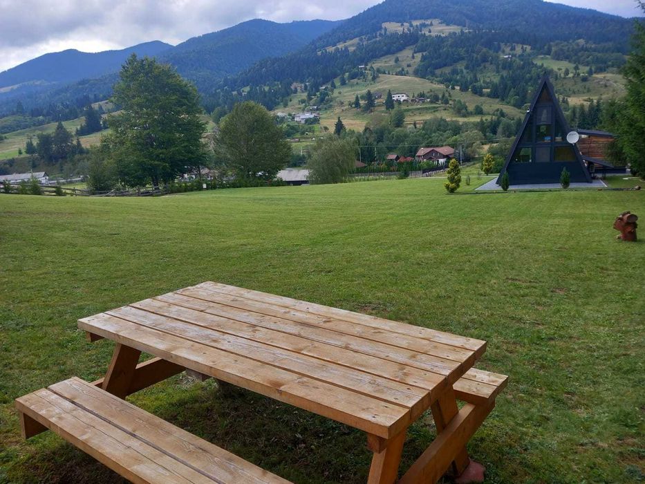 Cabană A-frame nouă 34,5 ari teren intravilan  în stațiunea Colibița