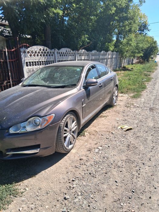 Vand Jaguar XF  detalii in privatt