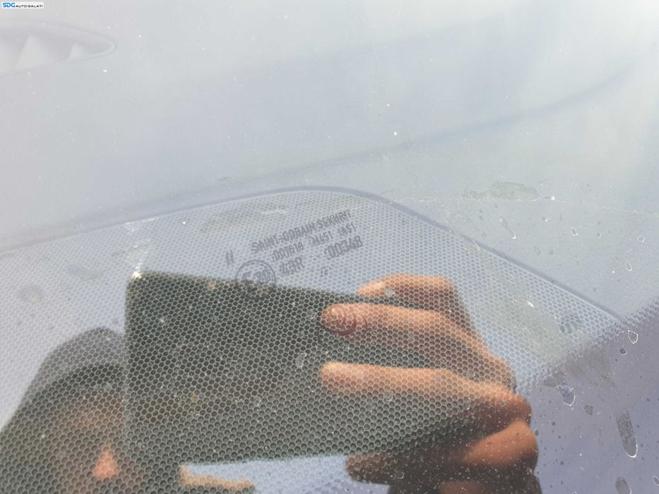 Parbriz Geam Sticla Model cu Senzor Ploaie Lumina cu Imperfectiune Audi A4 B8 2008 - 2015 [K1438]