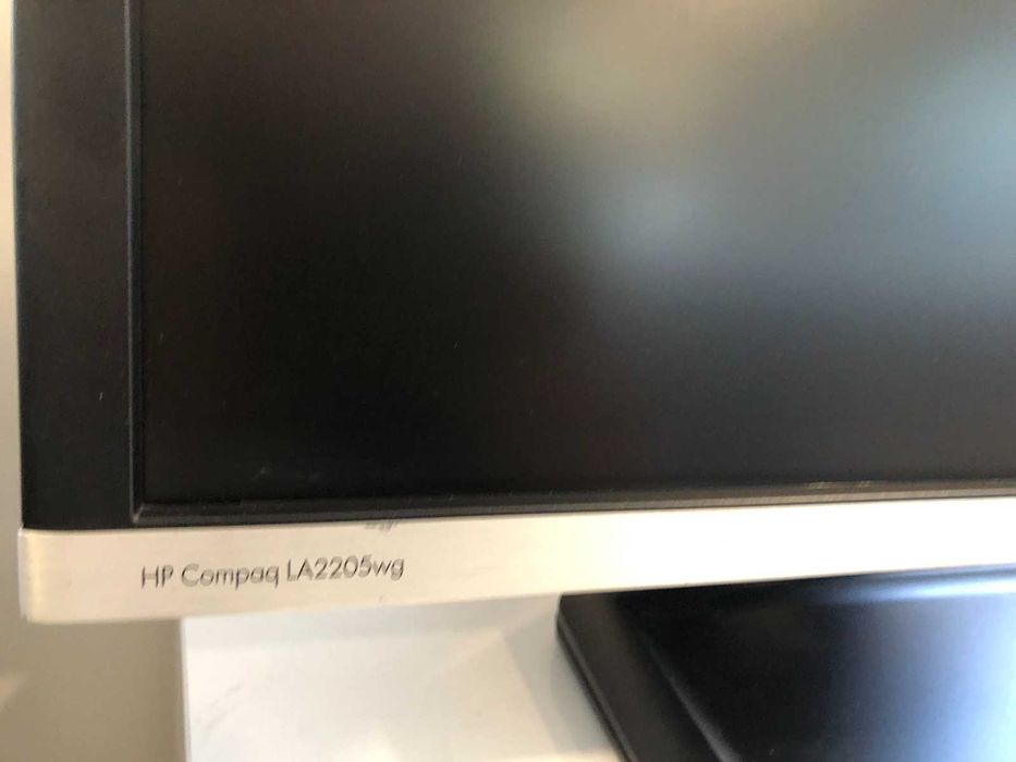 Монитор HP Compaq LA2205wg /LA1951g