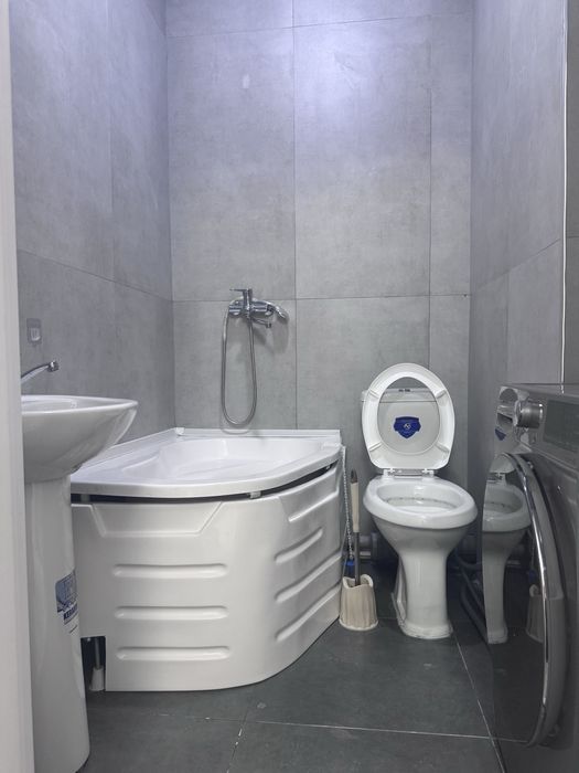 2 xonali kvartira ijaraga beriladi. Uzbum- islom ota masjidi yonida.