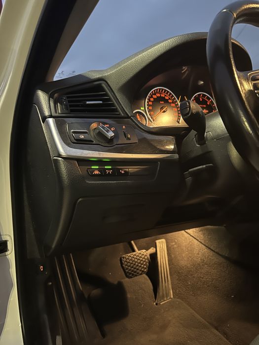 BMW 520 f10 Xdrive 3 butoane 190 CP