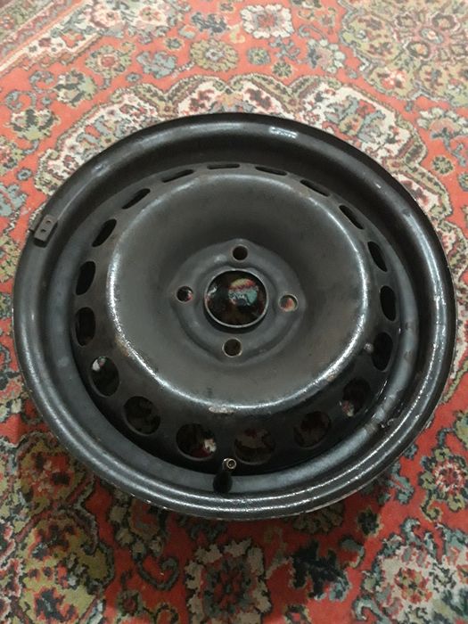 Диск R14, б/у в хорошем состоянии.