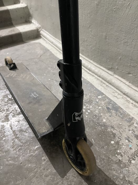 Трюковой самокат Limit LMT83 Pro