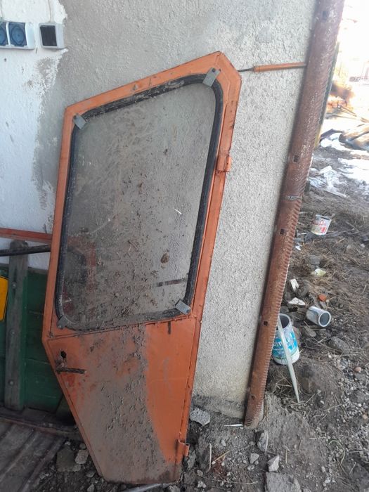 Ușa si Cabina utb 650 pătrata