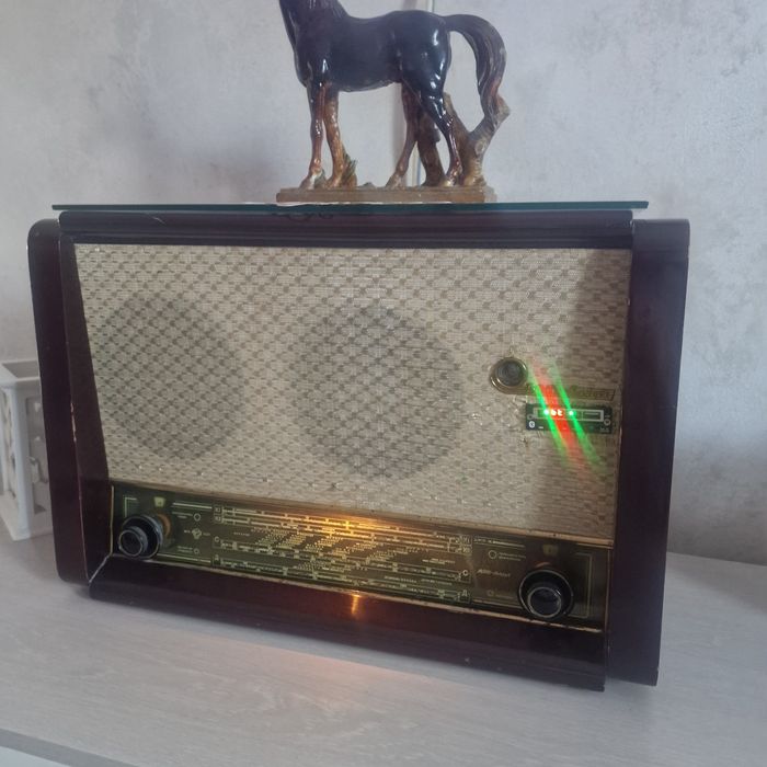 Radio Vef Akkord Rusesc 1950 adaptat cu Bluetooth
