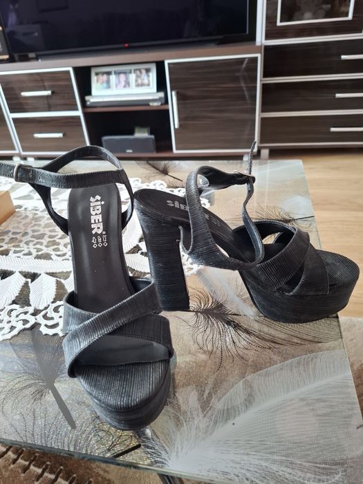 Официални токчета