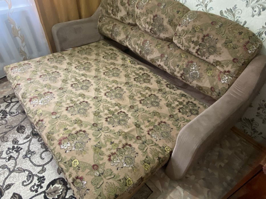Продам диван в хорошем состояний