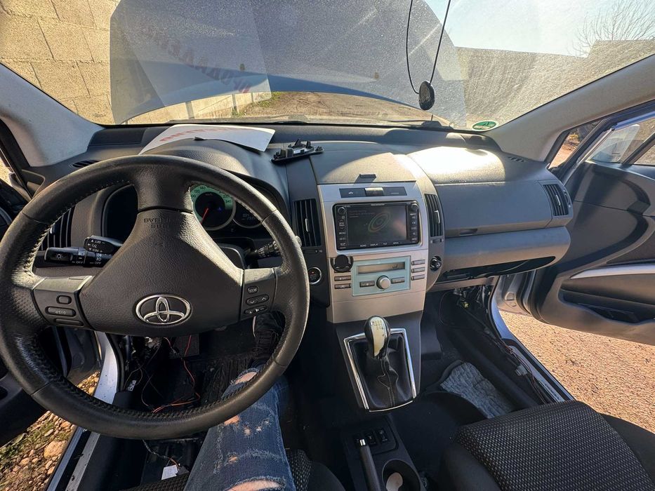toyota corolla verso 2.2 d-cat navi на части тойота  корола версо