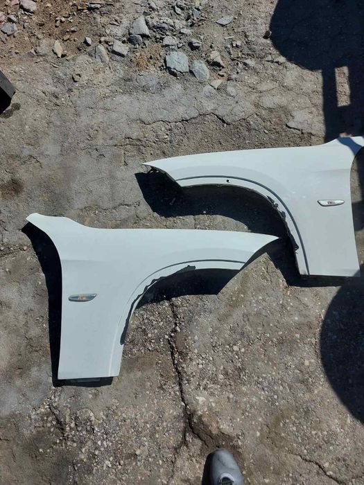 Преден ляв и преден десен калник за БМВ х1 Е84